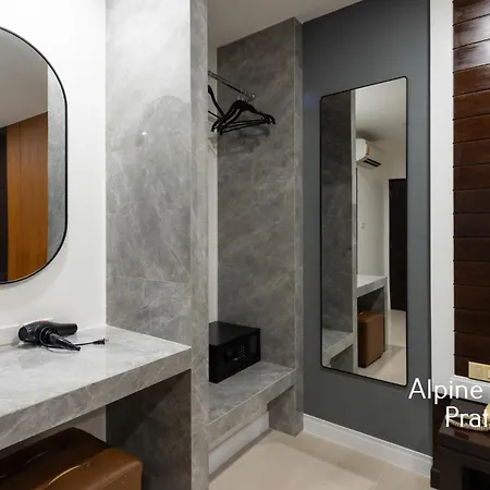 Alpine Boutique Pratunam-2