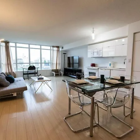 Cn Tower View Suite With Free Parking-3