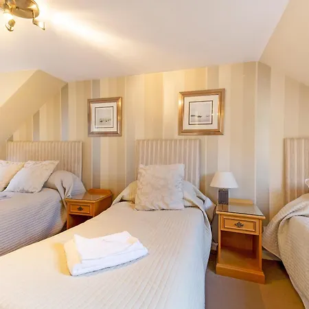 Arden Guest House, Craigmillar Castle Edinburgh-2