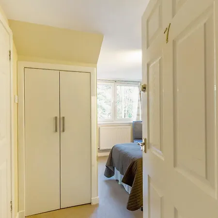 Arden Guest House, Craigmillar Castle Edinburgh-3