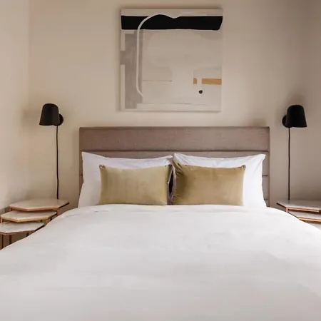 Dupont Circle Embassy Inn By Found-3