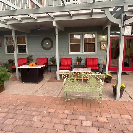 Blackbird Glen Bed And Breakfast, Glenmore, Kelowna, Bc-3