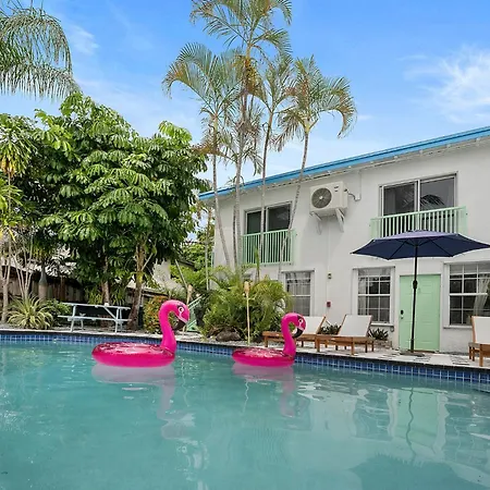 Las Olas Guest House-3
