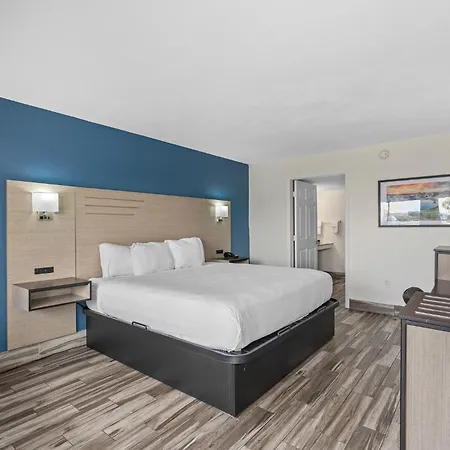 Baymont By Wyndham Orlando Downtown-3