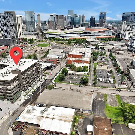 Honky Tonk Hideaway Walk To Broadway W Gym, Pool, Parking-2