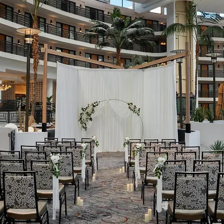 Embassy Suites By Hilton Phoenix Biltmore-2