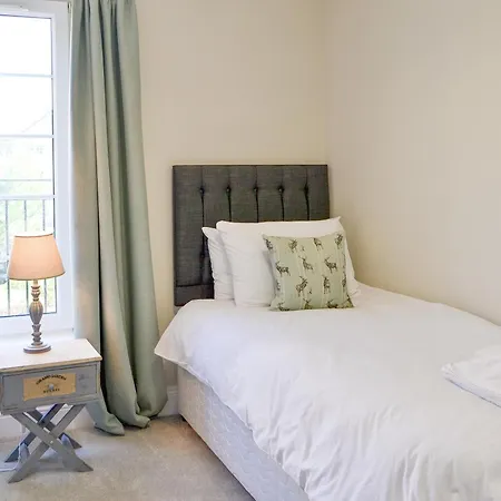 Powderhall Brae-3