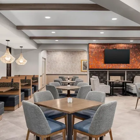 Doubletree By Hilton Phoenix Midtown-3
