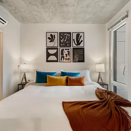 Chic 4-Bedroom With Skyline Views & Amenities-2