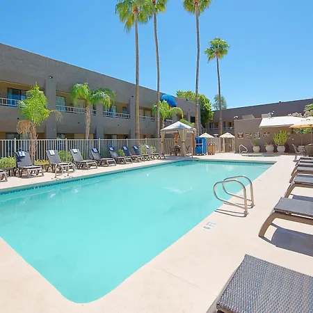 Surestay Innsuites Phoenix Hotel & Suites By Best Western-3