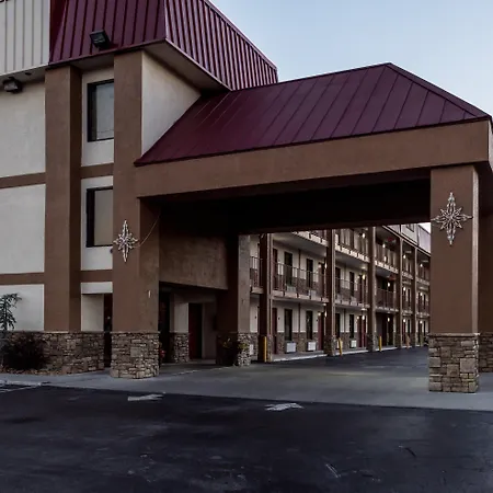 Red Roof Inn & Suites Pigeon Forge Parkway-3