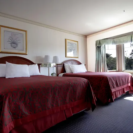 Mirage Inn & Suites-2