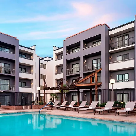 Courtyard By Marriott Phoenix Airport-3