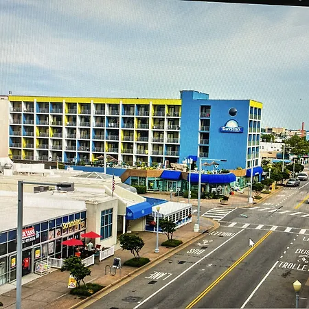 Days Inn By Wyndham Virginia Beach At The Beach-3