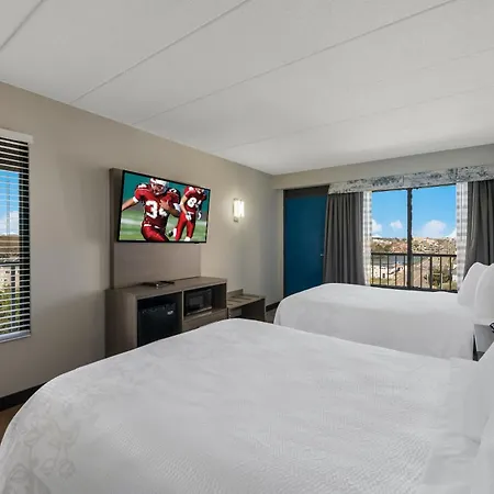 Red Roof Inn Plus & Suites Virginia Beach - Seaside-3