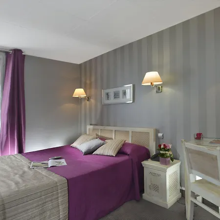 Carladez Cambronne-2