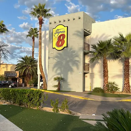 Super 8 By Wyndham Las Vegas North Strip/Fremont St. Area-2