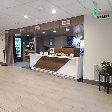 Holiday Inn Express Fort Lauderdale North - Executive Airport By Ihg-3