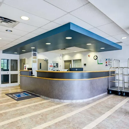 Residence & Conference Centre - Niagara-On-The-Lake-2