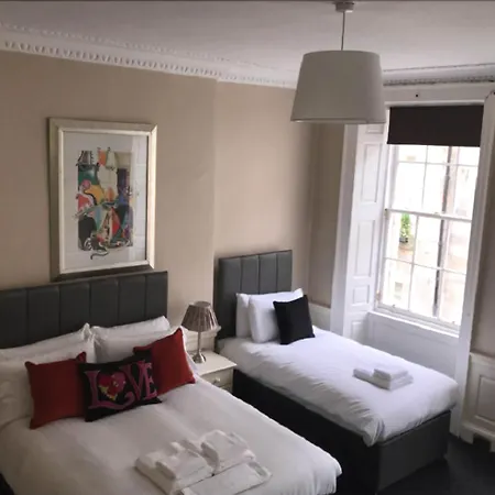 Edinburgh Central Rooms-3