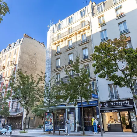 Prince Albert Montmartre-3
