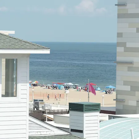 Howard Johnson By Wyndham Virginia Beach At The Beach-3