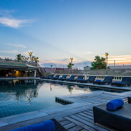 D&D Inn Khaosan-3