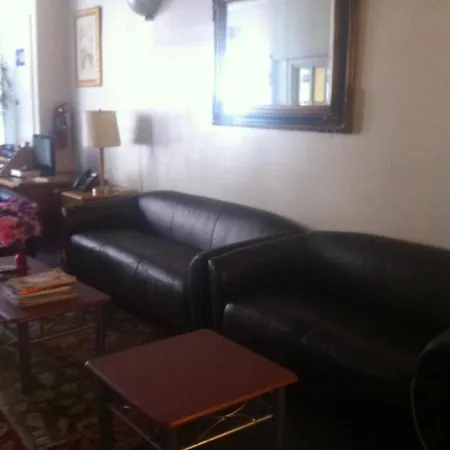 Dc International Hostel 1-3
