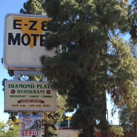 Ez 8 Motel Airporter-2