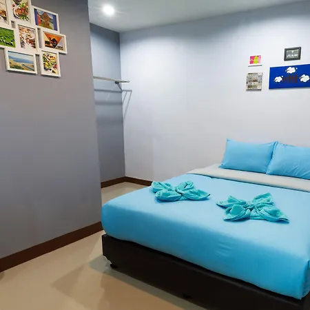 Wanderlust Bangkok Hostel-3