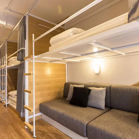 Bed One Block Hostel-3