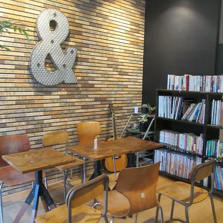 Kangaroo Hotel Side B-3