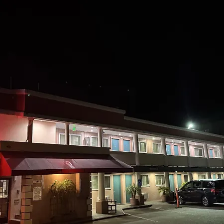 Town House Motel-2