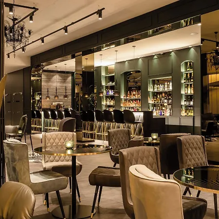Motel One Paris-Porte Doree-3