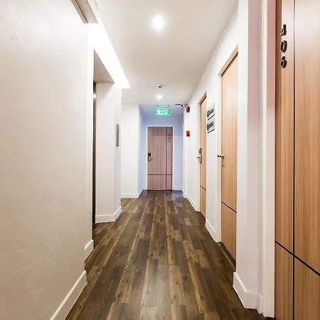 Metro Hotel-2