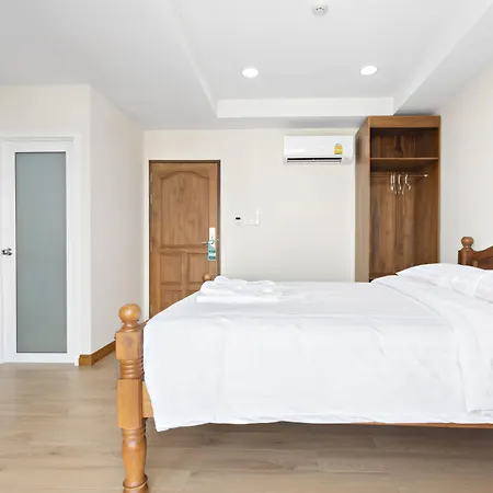 Royale 8 Ville Guest House-3