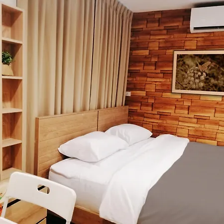 White House Hostel-3