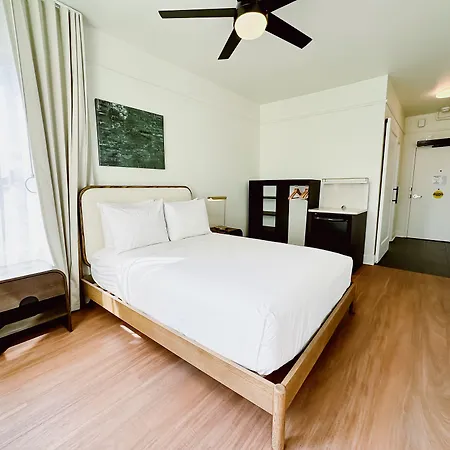 Found Hotel Carlton, Nob Hill-2