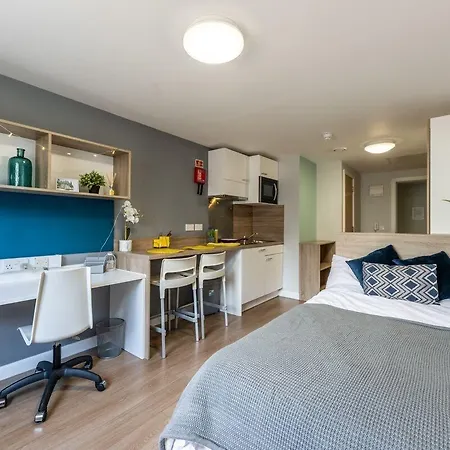 Joivy Affordable Edinburgh - Adults Only-3