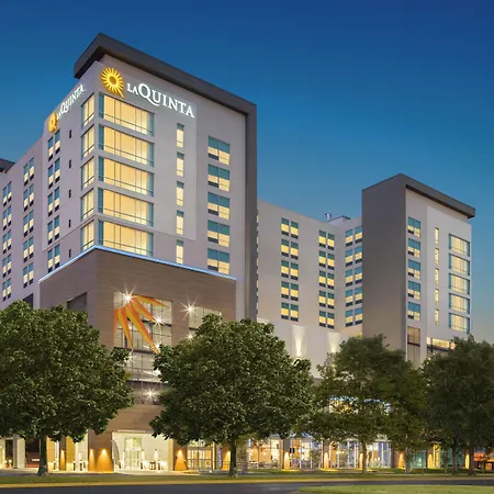 La Quinta Inn & Suites By Wyndham Nashville Downtown Stadium-3