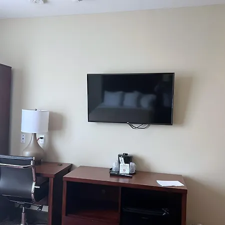 Lotus Blu Inn & Suites-2