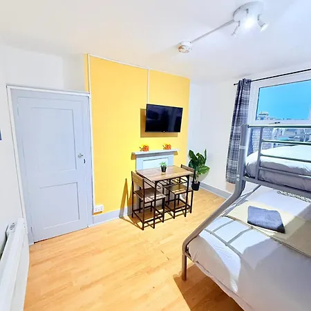 South London Guest Rooms-3