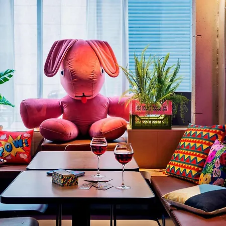 Moxy Paris Bastille-2