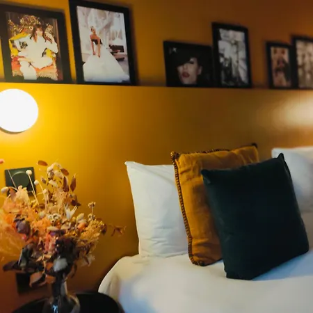 Hotel Noir-2