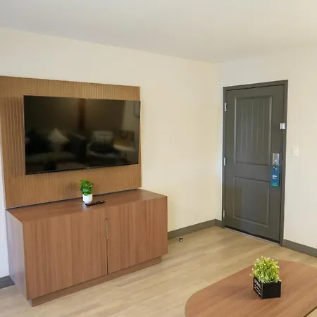 Holiday Inn & Suites Phoenix Airport By Ihg-3