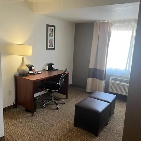 Comfort Inn & Suites Phoenix North - Deer Valley-2