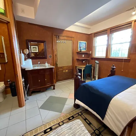 Blackbird Glen Bed And Breakfast, Glenmore, Kelowna, Bc-2