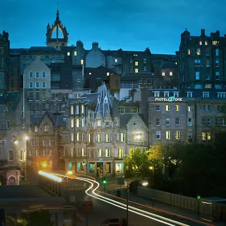 Motel One Edinburgh-Royal-2