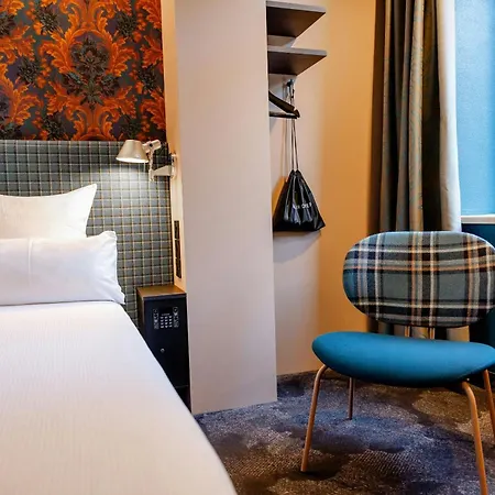 Motel One Edinburgh-Princes-3