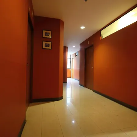 Super Oyo 484 Pannee Residence Khaosan Sha Plus-2